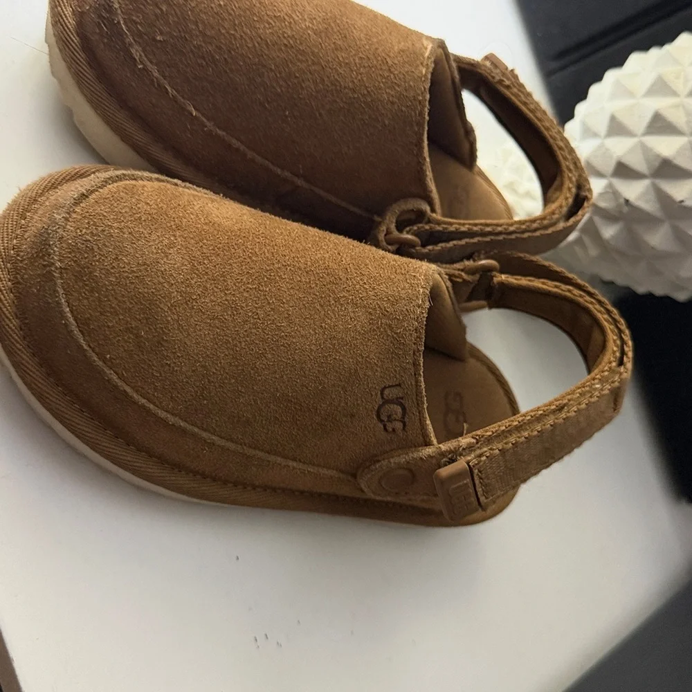 UGG Kids Chestnut Suede Slip-On Clog with Heel Strap
